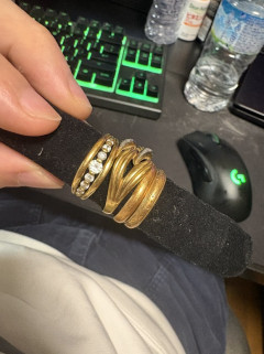 【画像】家から18金の指輪大量に見つかったwwwwwwwww