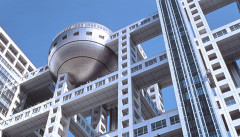 【悲報】フジテレビさん、トチ狂って「恋愛ドラマ制作禁止令」を出してしまう・・・