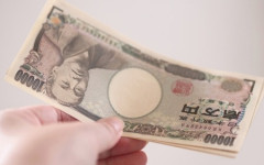 【頂き女子】女にお金(240万)貸してたら逃げられた、力貸してくれ