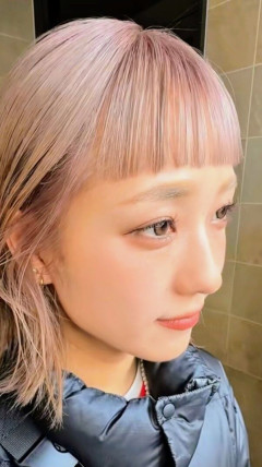 女インフルエンサーさん、加工無しだとけっこう変わる