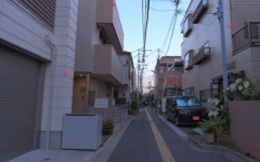 韓国人「世界中どこを探しても日本にしかない建物デザインに韓国人が驚愕！」→「工場から出てきたかのような完璧な整列に言葉を失う‥」
