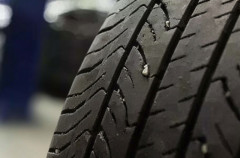 車のタイヤの石噛み防ぐ方法無い？