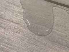 家の中の床に水が流れてきた。やだぁ！どこかで水漏れしている！？ → 違いました…