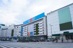 【悲報】池袋ヨドバシカメラ、2日空けてまた脱糞テロ発生　犯人は週休2日制か