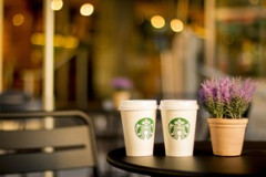 【疑問】スタバで勉強したりパソコンカタカタしてる奴いるじゃん？