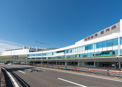 【悲報】 福岡さん、間違って博多駅の隣に空港を建ててしまう・・・