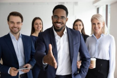 【困惑】学生「My name is」学校英語「間違い、令和はI amです」外国人「別にどっちでも良い」