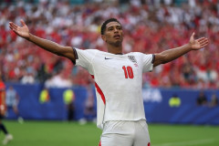 【W杯】ベリンガムが2得点で仁王立ち！ イングランドがハーランド不発のノルウェーに逆転勝ちして準決勝へ
