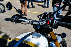 バイク乗りワイ、暑すぎて怒りの帰宅
