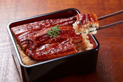 フジテレビ「ウナギにはこういう食べ方もあるんだ！」→大炎上…日本人「食べ物を粗末にするな」