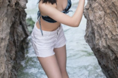 【画像】大人気アイドルさん、ムッチムチ太ももwwwwww
