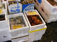 お店で赤ホヤを食べた