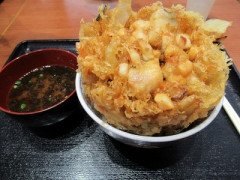 【画像】競馬場のフード、ガチで美味そうで草すぎるwwwwwwwww