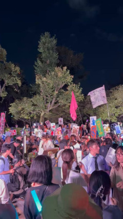 【悲報】国会前デモ、なんかめちゃくちゃ楽しそう