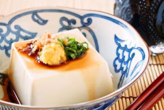 冷奴を知らないZ世代さん「豆腐をそのまま食べるんですか？火を通さんのですか！？」