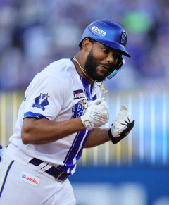 DeNA・相川監督「まだ検査はしていないけど、大丈夫なんじゃないかなと」　欠場の助っ人に言及