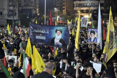 イラン、米空軍基地に弾道ミサイル発射