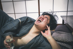 酒やめたら人生豊かになるんか？