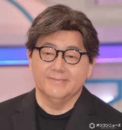 【朗報】芸能プロデューサーの秋元康さんの最新の顔がイケメンでワロタ