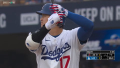 大谷翔平(前半戦) 打率.293 22本 出塁率.403 長打率.549 OPS.952 8勝2敗 防御率1.79 85.2回 95奪三振 26四球 fWAR6.3
