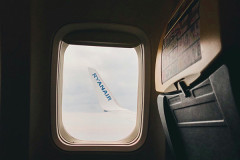 【ライアンエア】上空で窓外れ、あわや機外に　乗客負傷