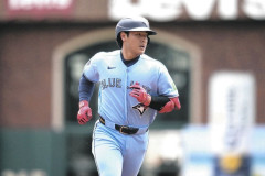 岡本和真(前半戦) 打率.239 22本 62打点 OPS.788