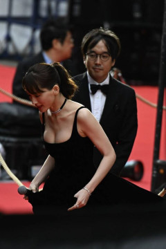 【画像】綾瀬はるかさん、デカ乳がデカすぎるｗ