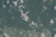 中国のとあるダムが台風で決壊！衛星写真のビフォー・アフターがマジでとんでもないことになってるんだが…