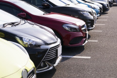 彼氏の家の駐車場は縦列で、彼の車が奥にあって、その手前に大型ワゴン車が停められている。ある日、車を出せなくなってしまったことがあった…