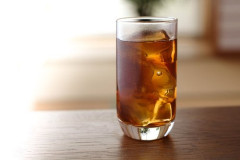 【悲報】弱者男性「ゴクッゴクッゴクッ……プハーッ！」←飲んでそうなもの！