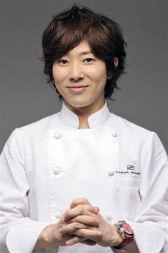 【謎】川越シェフ「席代としてミネラルウォーター1杯800円です」←これが死ぬほど叩かれた理由wwwwwww