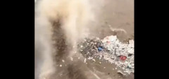 【悲報動画】中国・台州市の台風映像、波の迫力より海岸のゴミに注目集まってしまう