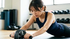 【どうなん？】実際、「腹筋ローラー」ってマジで効くんか？？？？？？？？？？？