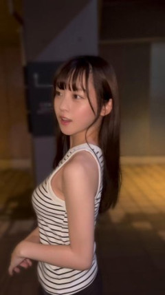 【動画あり】タンクトップで出歩く女ｗｗｗｗｗ