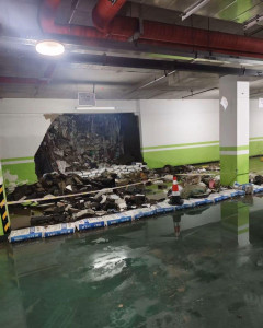【中国】瀋陽の地下駐車場、豪雨で擁壁崩落→中から大量の建築ゴミが出てくるｗｗｗ