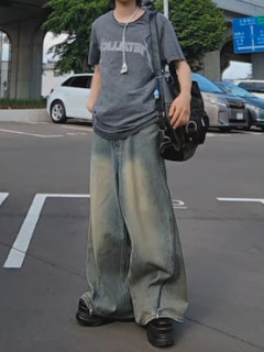 夏のジーンズって毎日洗うべき?それとも週一くらいで洗えばいいか?