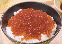 松屋とすき家の『いくら丼』のいくらの量を比較した結果wwwwwwww