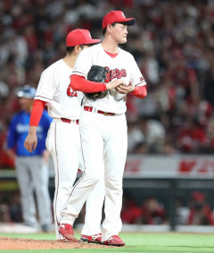 カープ〝魔の5回〟岡本5失点KO。島内火消し失敗。ファビ10号＆3打点！名原4安打！大盛2安打1打点！遠藤高ら0封も4点差から逆転負け【広島4-5DeNA/試合結果】