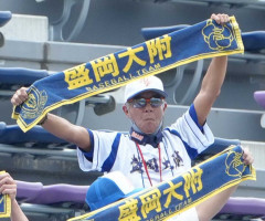 【画像】柳葉敏郎さん、長男が主将の盛岡大付をユニフォーム姿で熱血応援ｗｗｗｗｗｗｗｗｗｗ