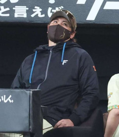 【悲報】新庄監督、ついにブチギレる　試合終了4分後に無言で去る
