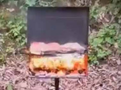みんなでBBQをしていた。私が肉の焼き具合を見ているから、皆さんはお先にどうぞ♪ → いや、お前、誰だよ…