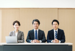 【困惑】面接官「1年前の自分に5文字メッセージを送れるなら何を送りますか」