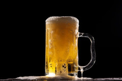 ビール「まずい、頭痛い、喉越しもコーラの方が上」