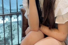 令和のメスガキ、生肌を何の抵抗もなく出してしまうwwwww