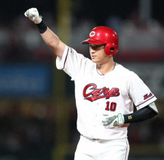カープ佐々木泰(開幕4番) 打率.230 3本 8打点 2盗塁 OPS.590
