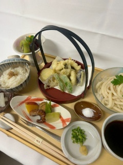 【画像】藤井聡太の昼飯wwwwwww