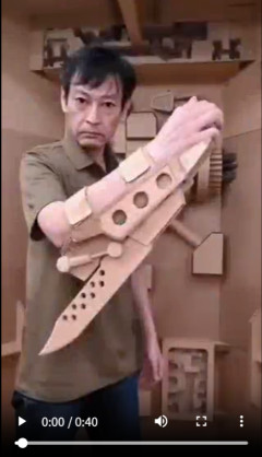 【衝撃】ダンボールおじさん、男が欲しいものを何でも作ってしまうｗｗｗｗ