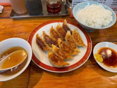 外国人「お前らはご飯をおかずに日本のギョーザを何個食べられる？」