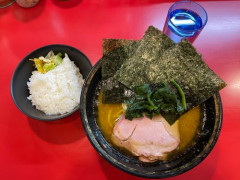 【衝撃】家系ラーメンを叩いてる人間の正体、関西人だった
