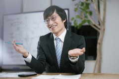 上司「君、新聞くらい取りなさい」ぼく「嫌ですよ。ゴミ増えるしネットで十分ですから」⇒…論破した結果！！